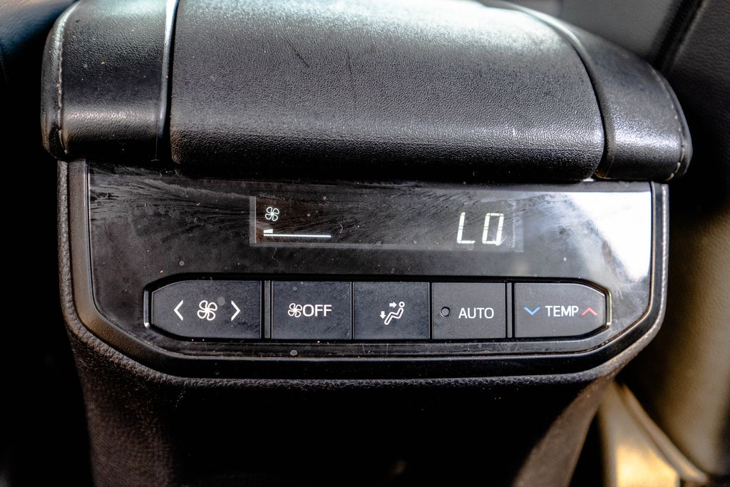 Used 2023 Toyota Highlander SUV