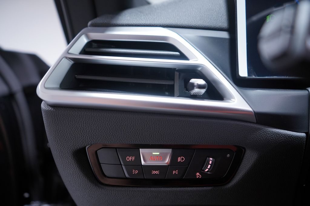 Thumbnail: 2026 BMW M4 - 18