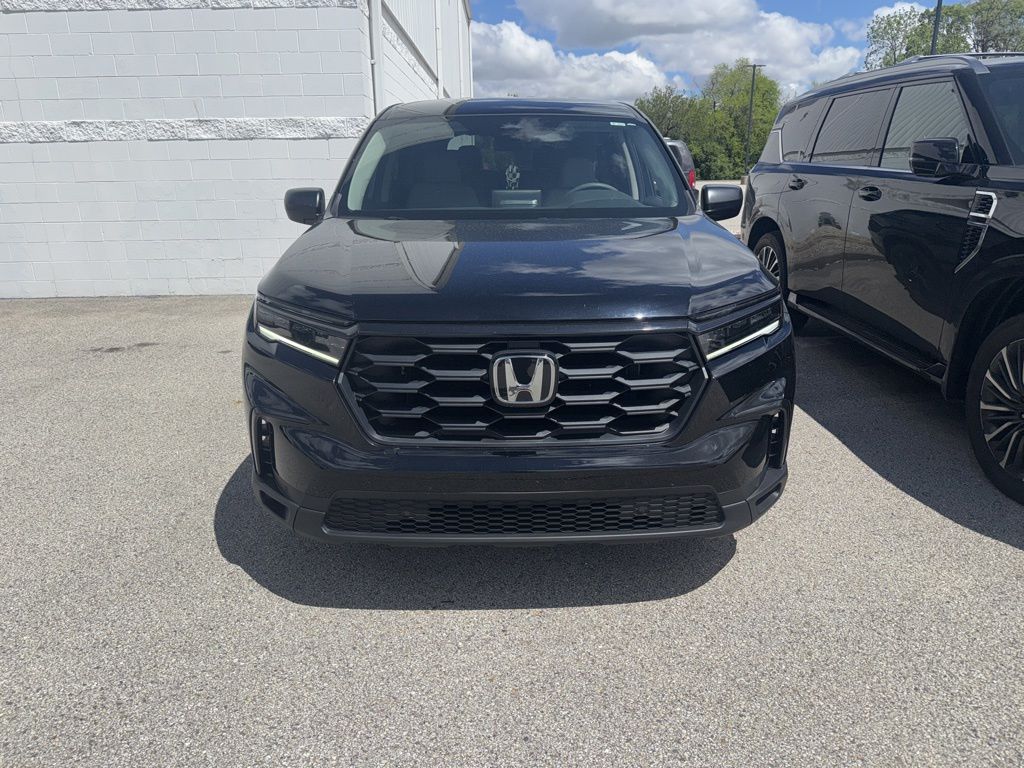 View vehicle photo 2