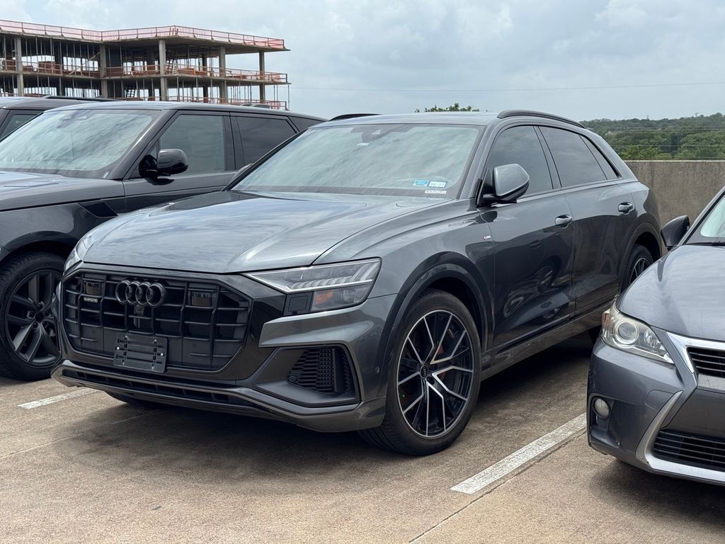  2022 Audi Q8   