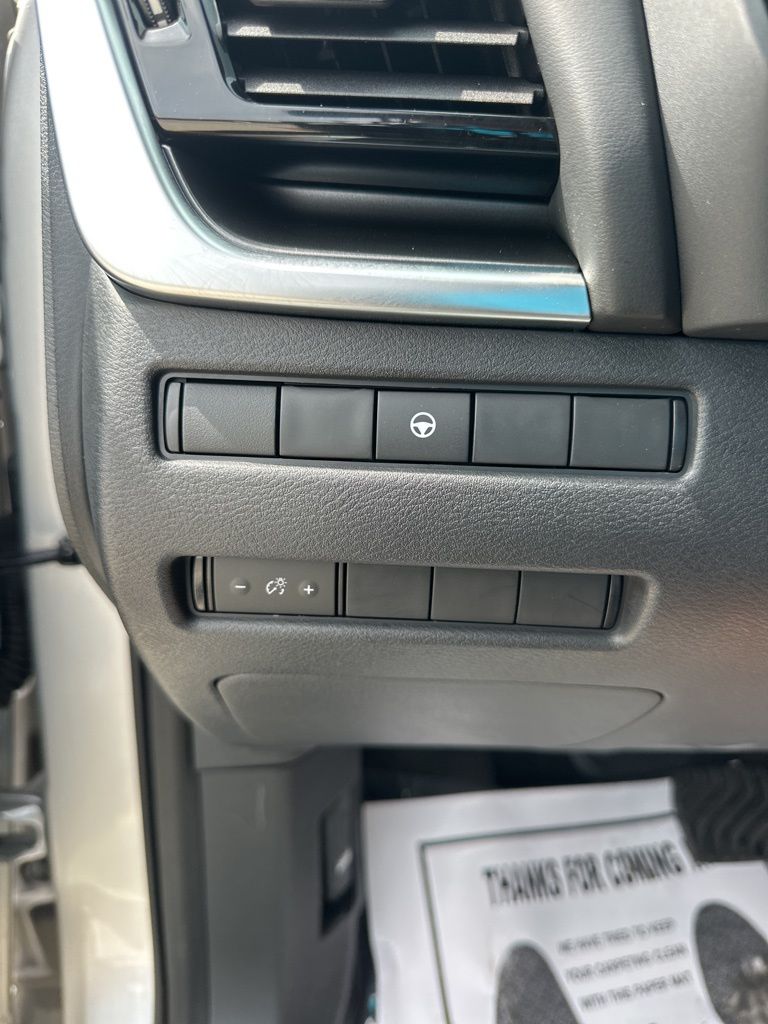 2021 Brilliant Silver Metallic Nissan Rogue SV AWD SUV