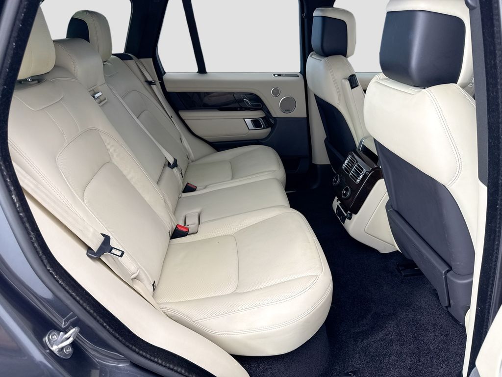 Thumbnail: 2022 Land Rover Range Rover - 21