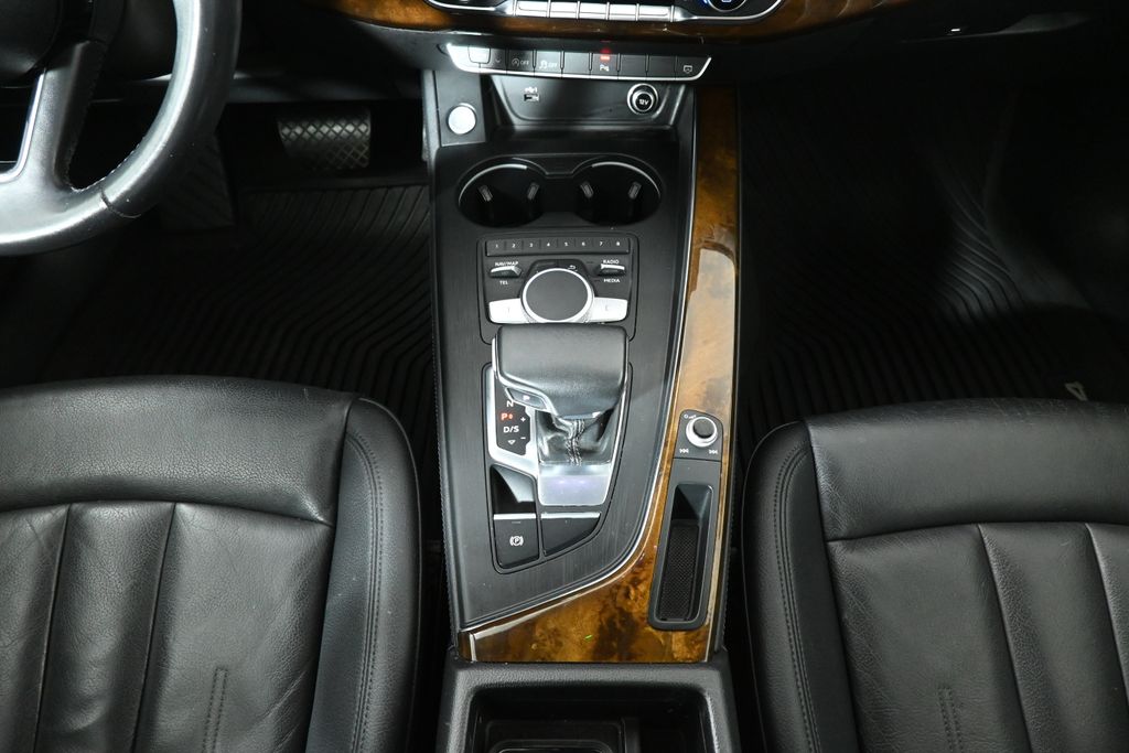 Thumbnail: 2019 Audi A4 - 25