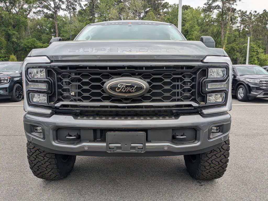 2026 Ford F-250 Super Duty Black Widow