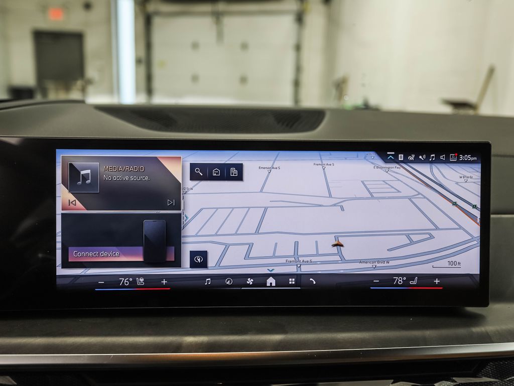 Thumbnail: 2026 BMW X7 - 15