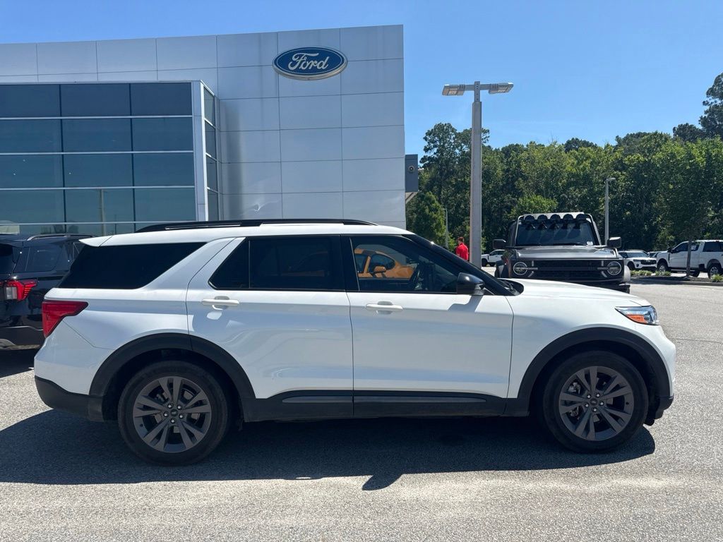 2024 Ford Explorer XLT