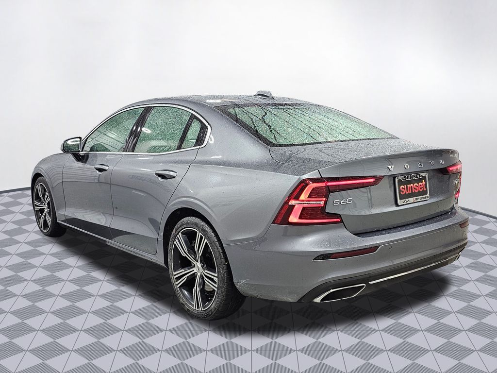 Used 2021 Gray Volvo T6 Inscription image 8
