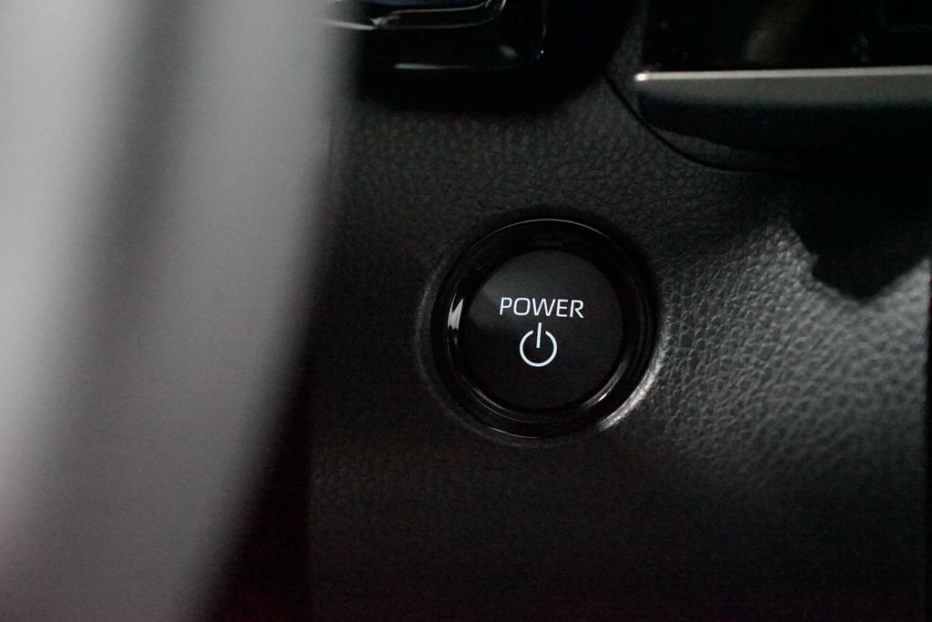 2025 Toyota Camry XSE 24