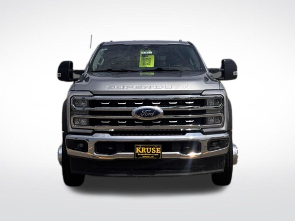 2024 Ford F-450 Chassis LARIAT