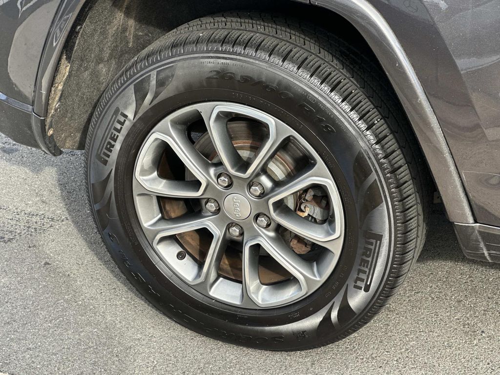 Thumbnail: 2015 Jeep Grand Cherokee - 17