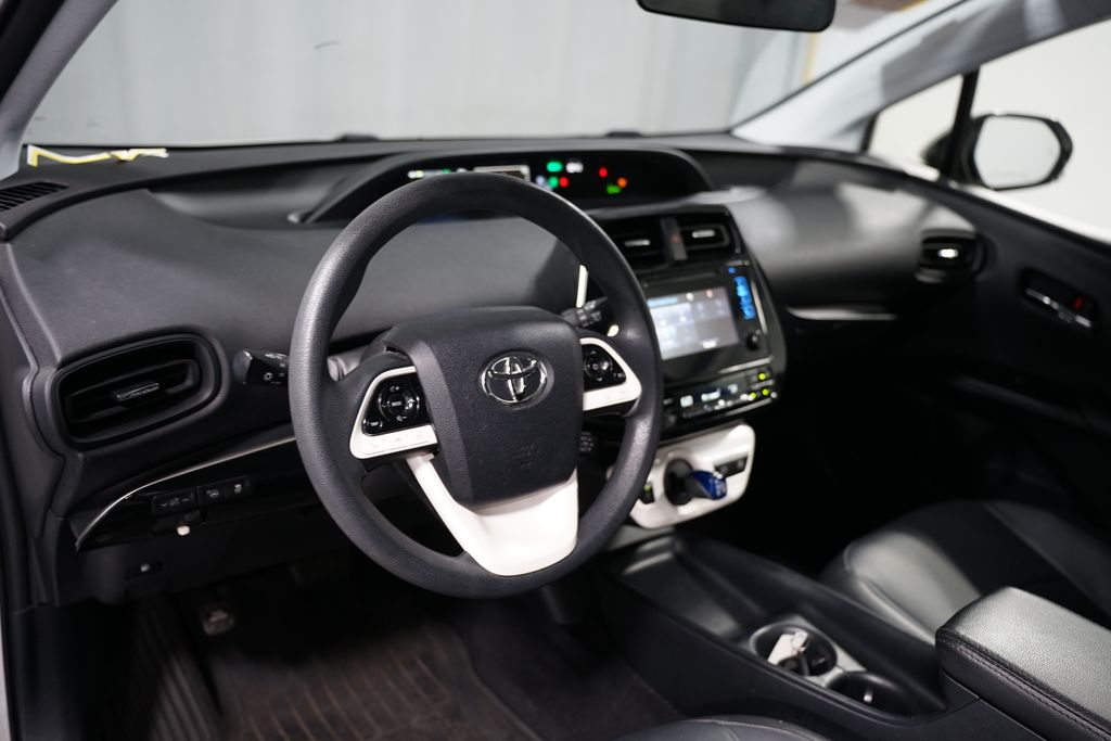 2018 Toyota Prius Two 7