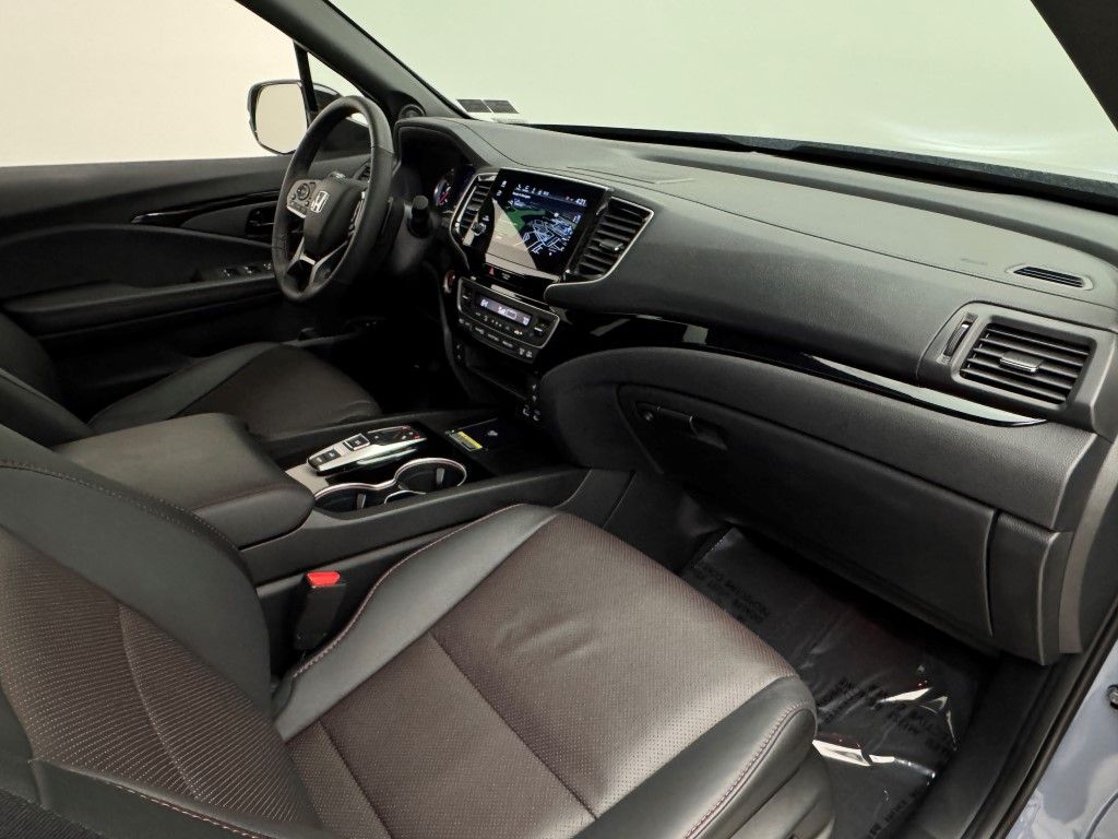 2025 Honda Passport Black Edition 18