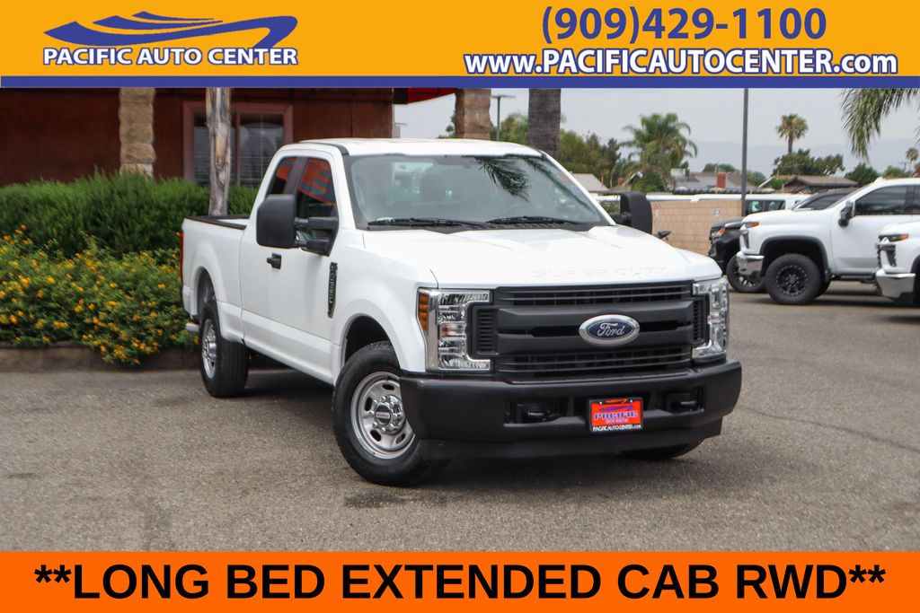 White 2018 Ford F-350 Super Duty Pickup Truck 4X2 6-Speed Automatic