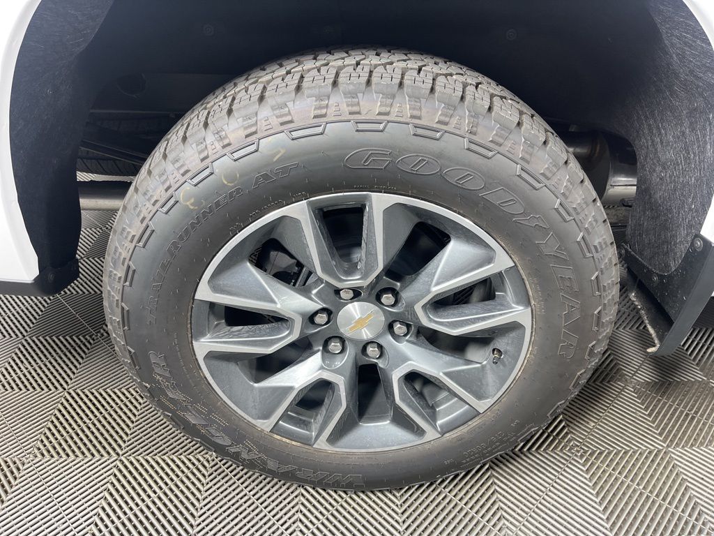Thumbnail: 2025 Chevrolet Silverado 1500 - 15