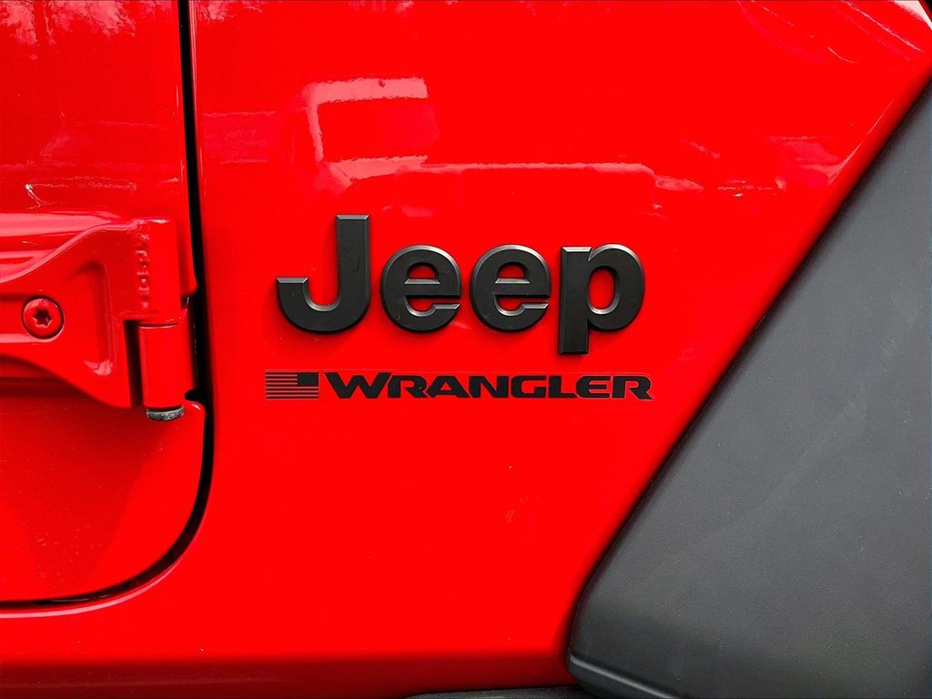 2023 Jeep Wrangler — photo 28
