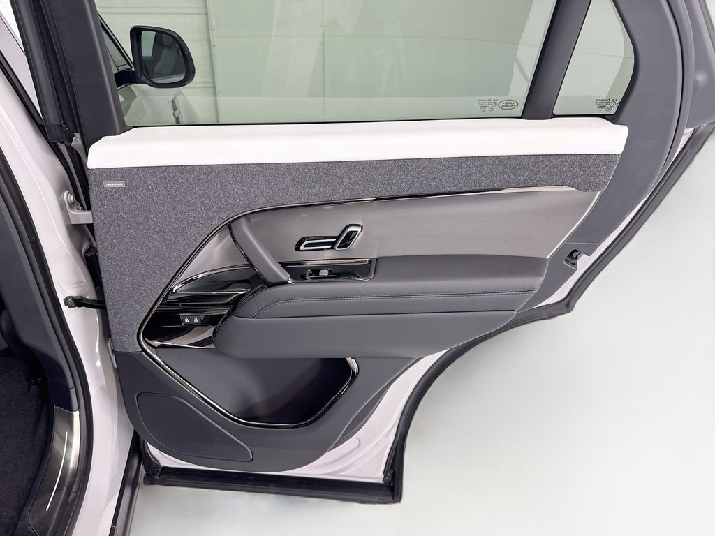 Thumbnail: 2026 Land Rover Range Rover Sport - 26