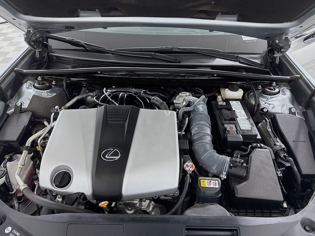 2022 Lexus ES  31