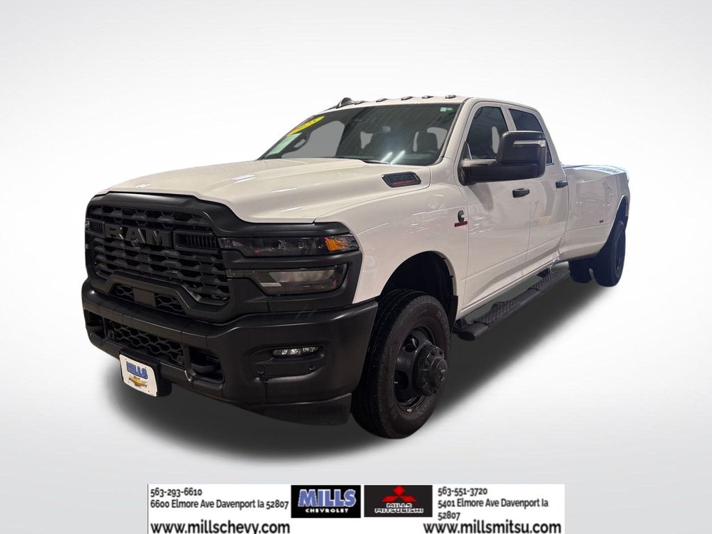 2025 RAM 3500 Tradesman Crew Cab LB DRW 4WD