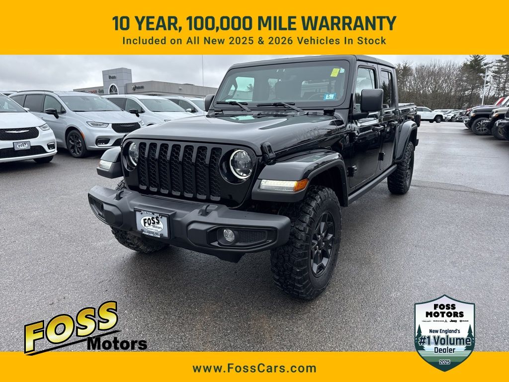 Black Clearcoat 2023 Jeep Gladiator Willys Crew Cab 4WD Pickup Truck Four-Wheel Drive 8-Speed Automatic