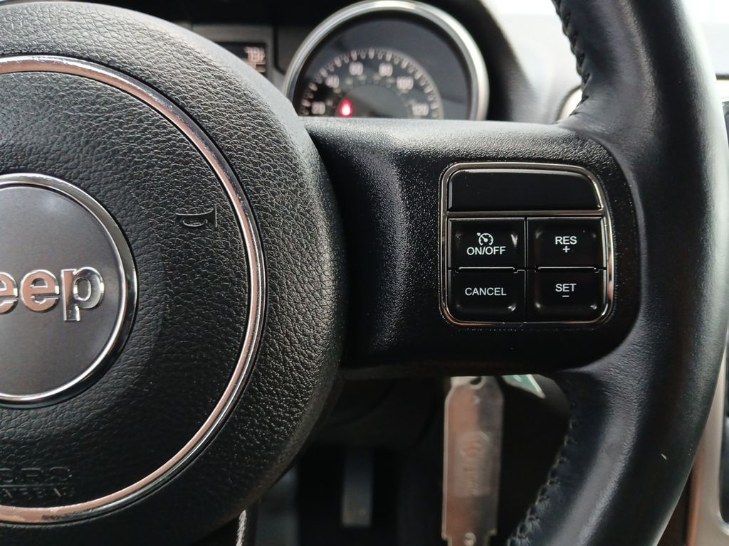 Used Car 2013 Jeep Grand Cherokee  Laredo For Sale Under $12,000 In Austin, Texas