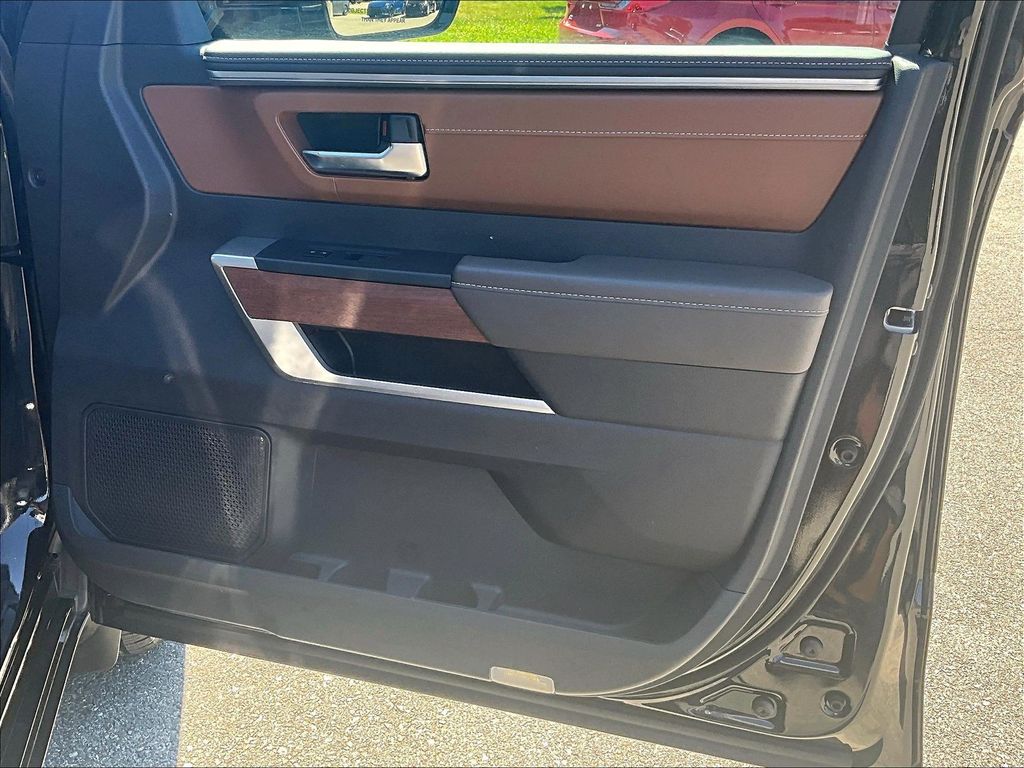 2025 Toyota Tundra — photo 12