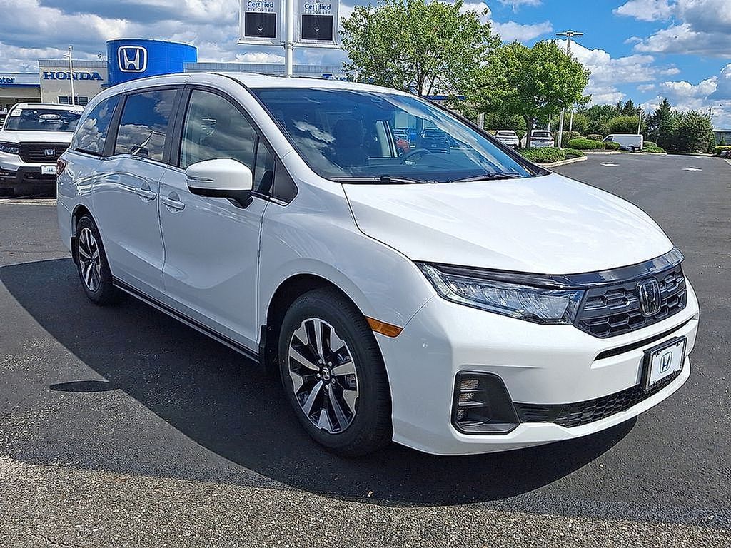 View vehicle photo 2