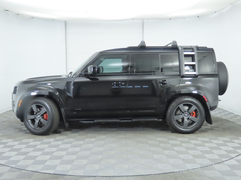2024 Land Rover Defender 110 8