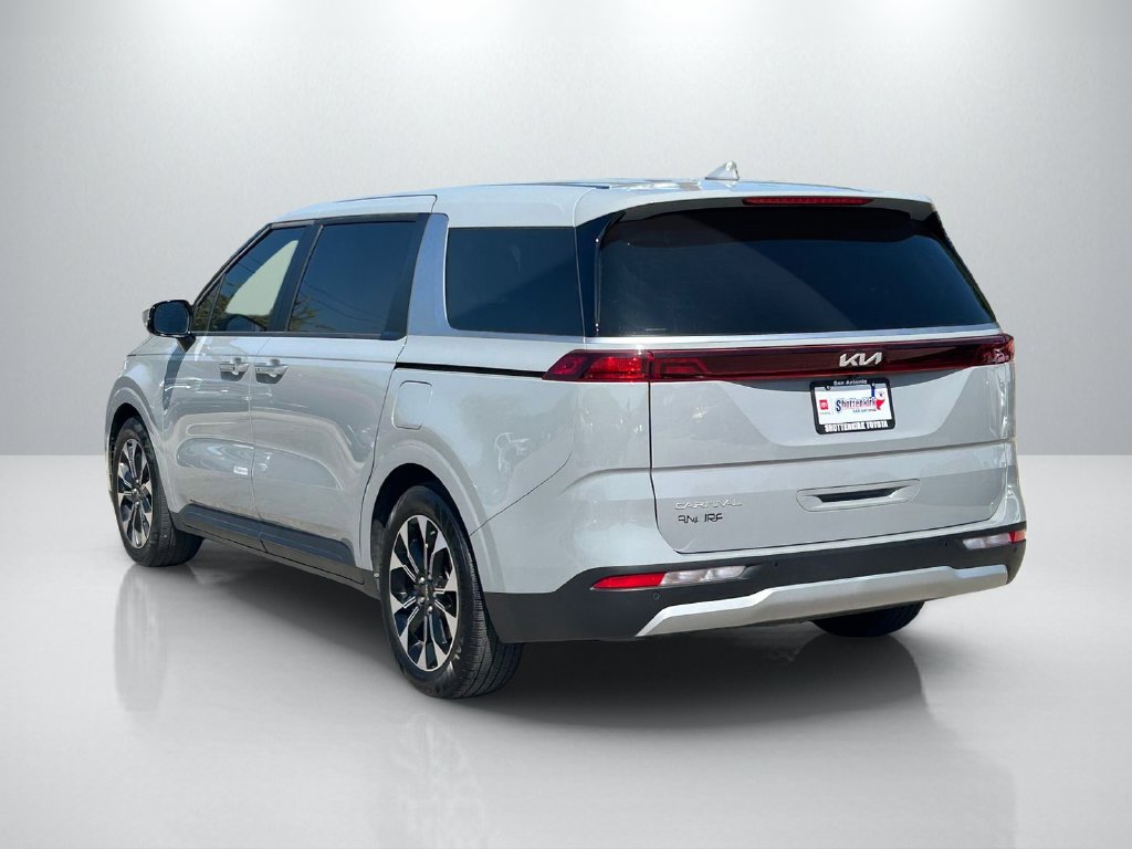 Used 2023 Kia Carnival Van