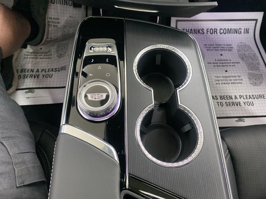 2025 Cadillac LYRIQ Luxury photo