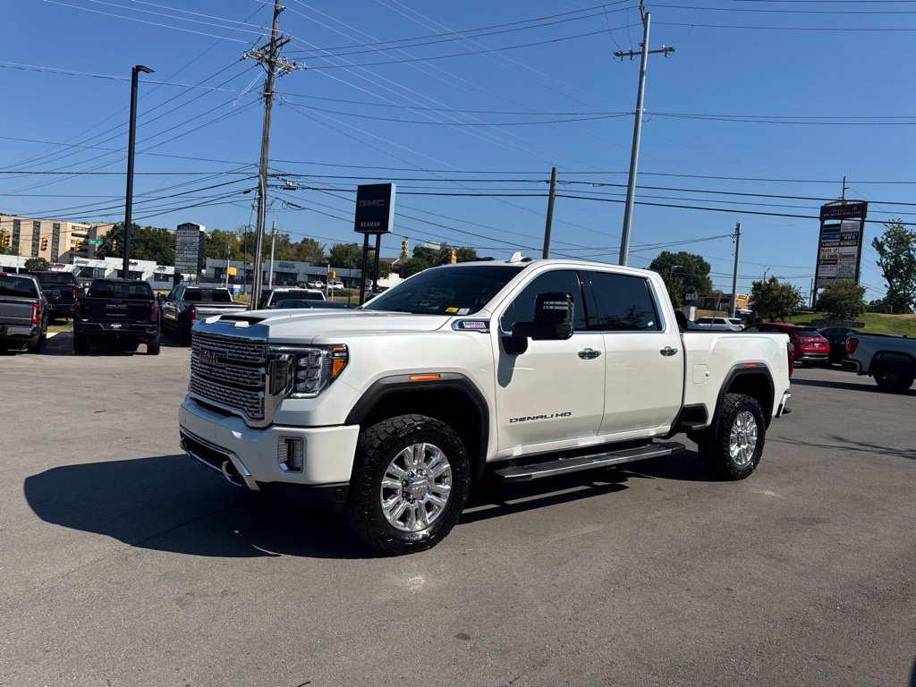 Used 2022 White GMC Denali image 3