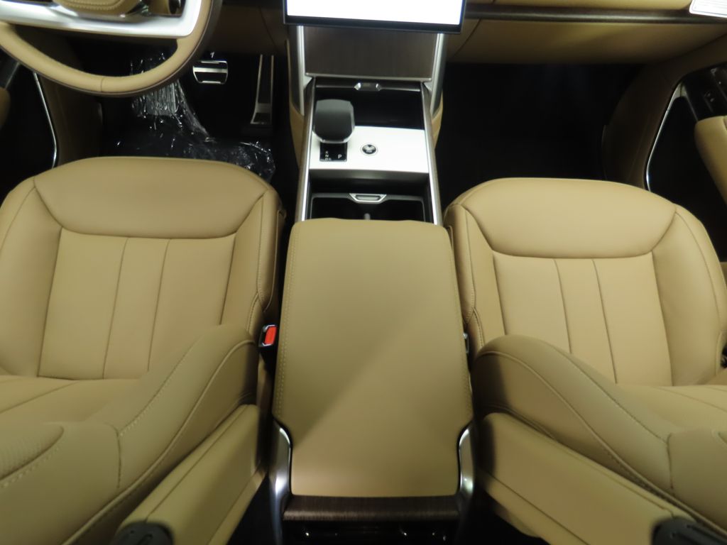 2025 Land Rover Range Rover SE 18