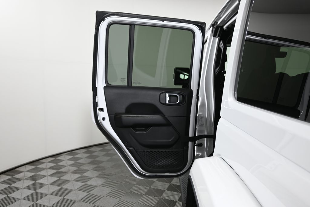 Thumbnail: 2020 Jeep Wrangler - 32