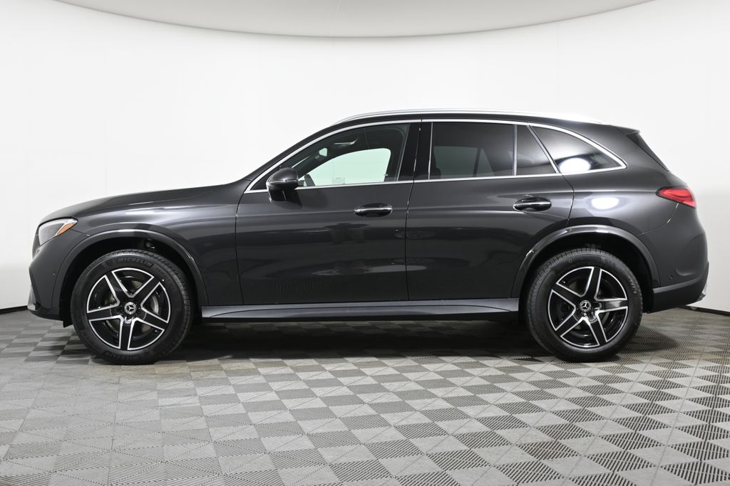 2025 Mercedes-Benz GLC 300 2