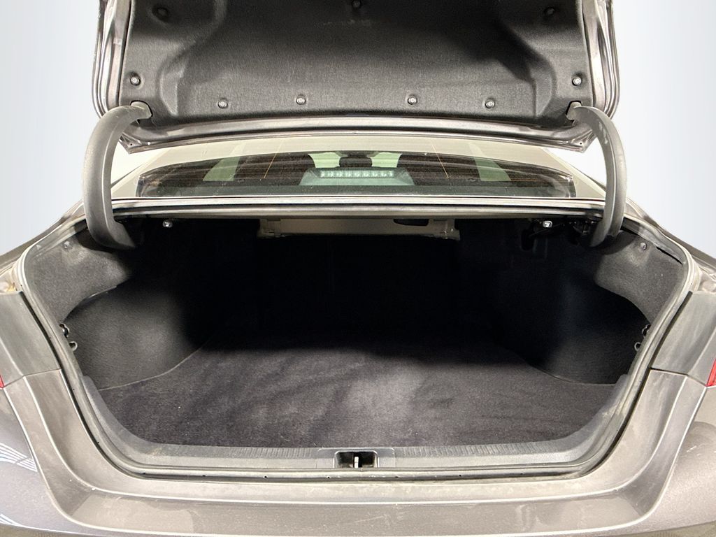 Thumbnail: 2021 Toyota Camry - 27