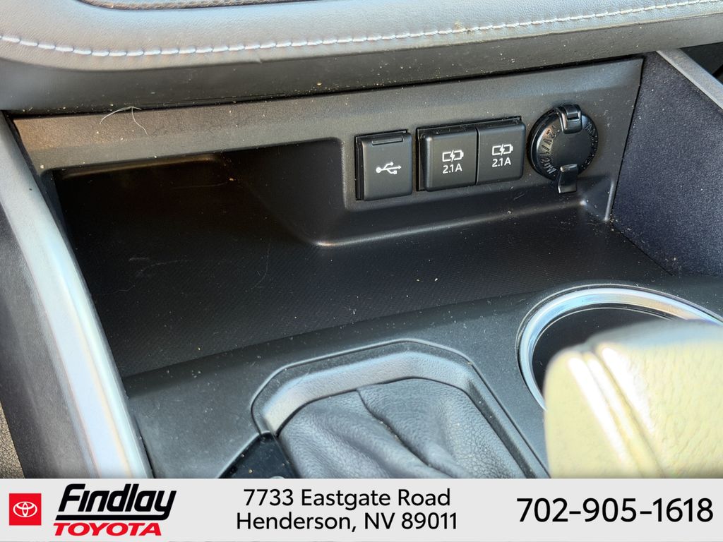 Used 2021 Toyota Highlander SUV