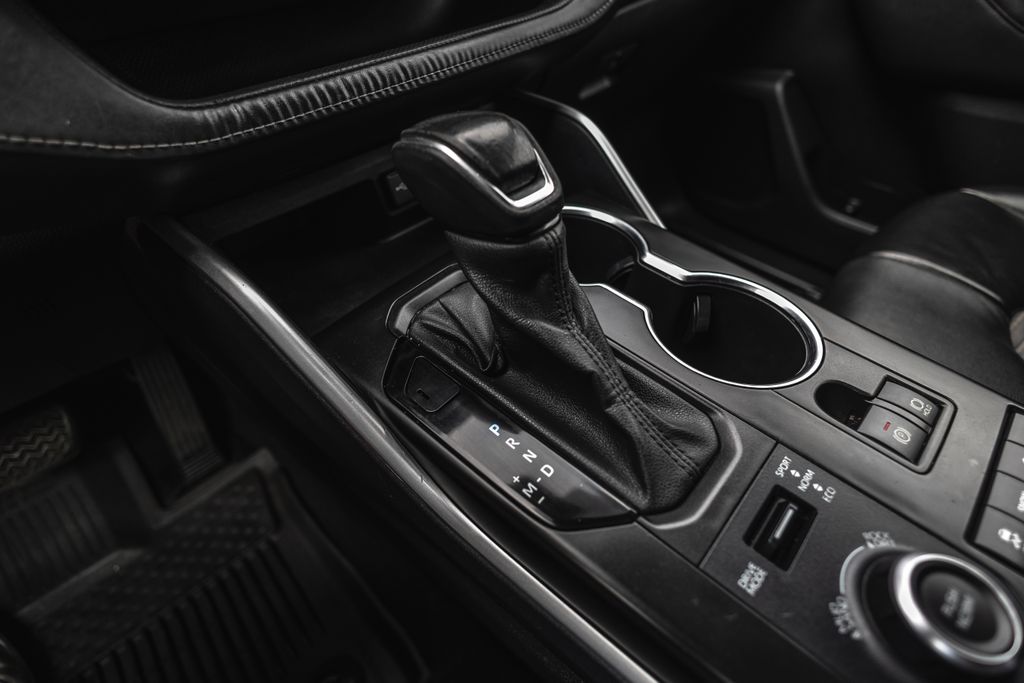 2021 Toyota Highlander XSE thumbnail 15