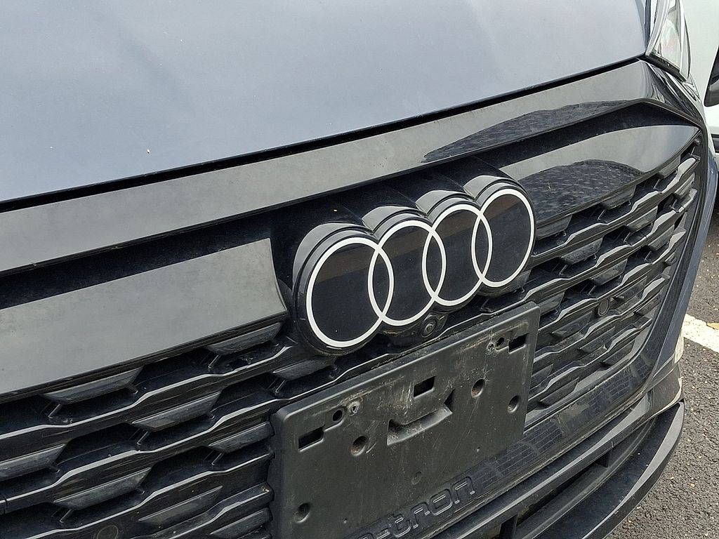 Thumbnail: 2024 Audi Q8 e-tron - 4
