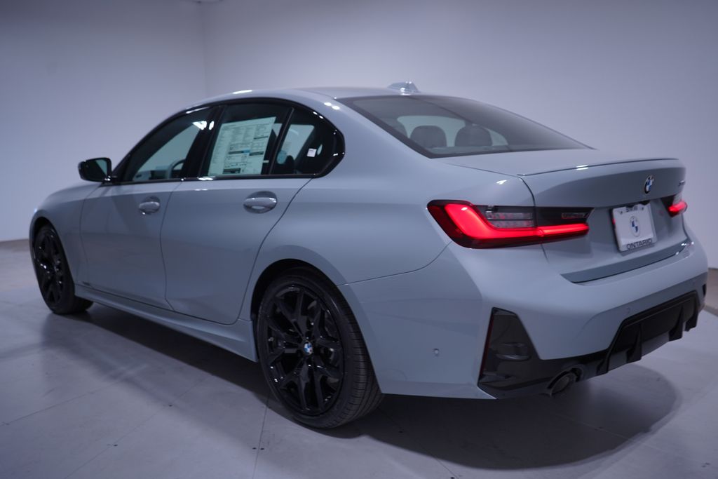 Thumbnail: 2026 BMW 3 Series - 3