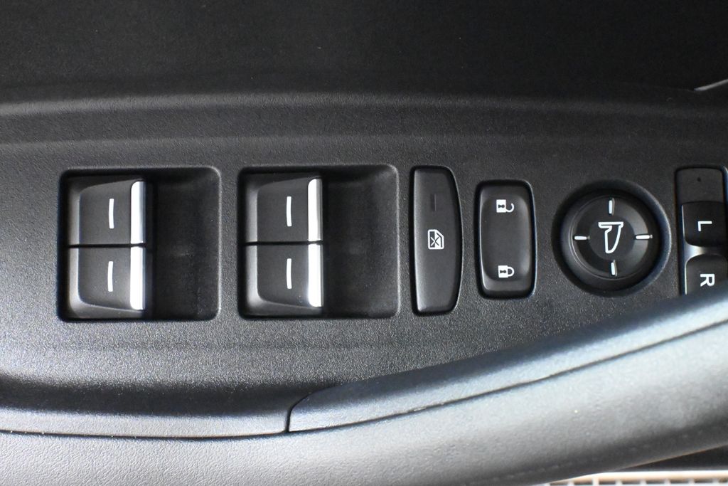 Thumbnail: 2025 Acura TLX - 28