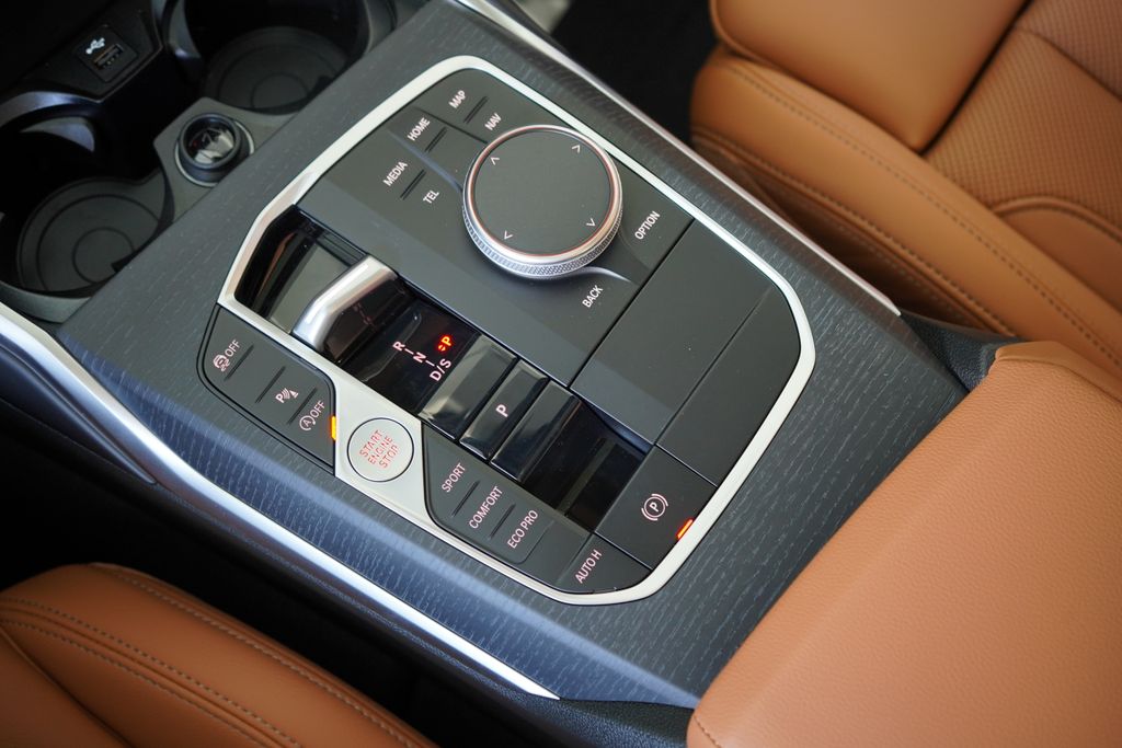 Thumbnail: 2026 BMW 3 Series - 18