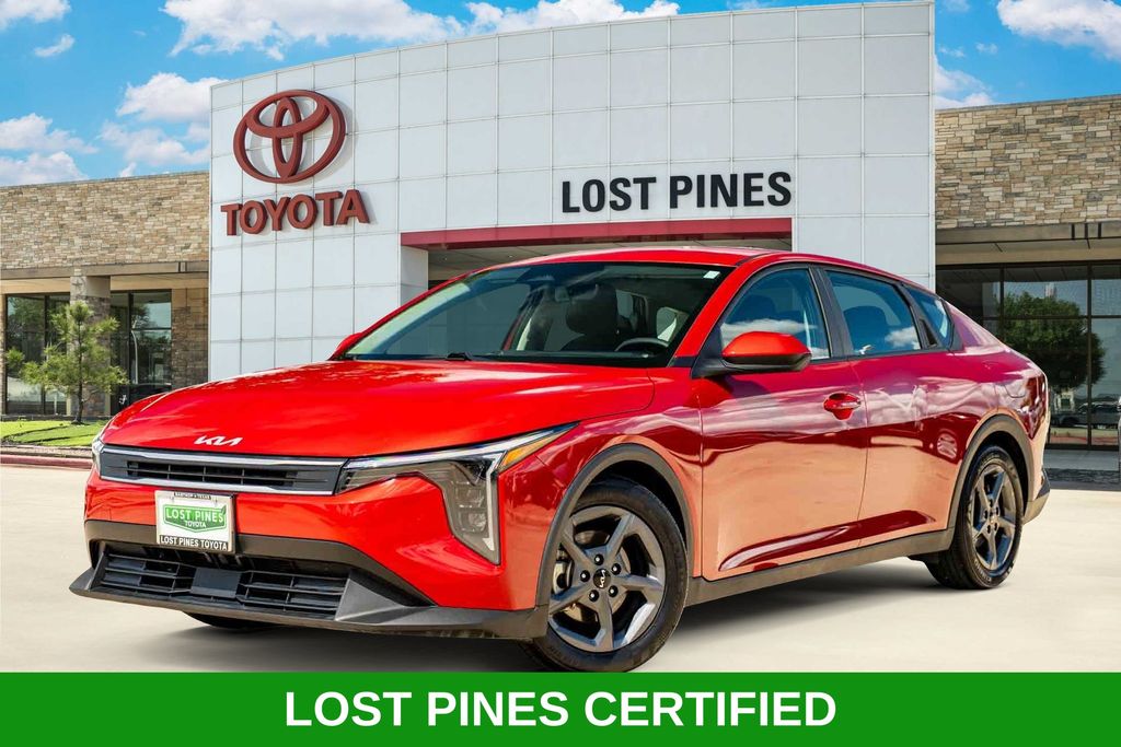 Currant Red 2025 Kia K4 Sedan Front-Wheel Drive Continuously Variable Transmission