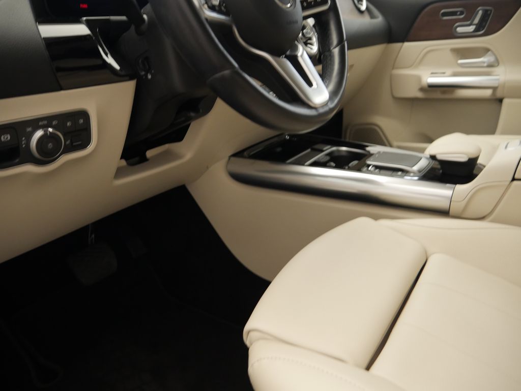 Thumbnail: 2023 Mercedes-Benz GLA - 21