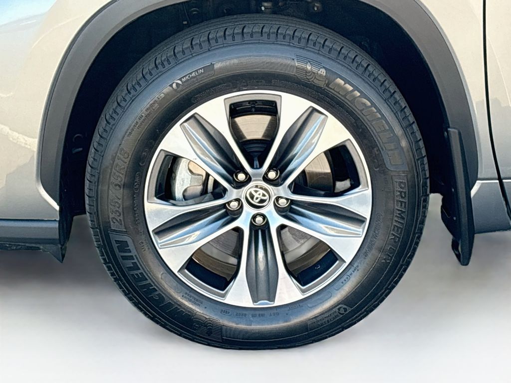 Thumbnail: 2026 Toyota Highlander - 31