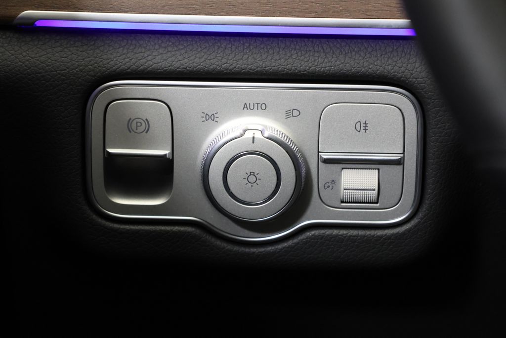 Thumbnail: 2026 Mercedes-Benz GLE - 19