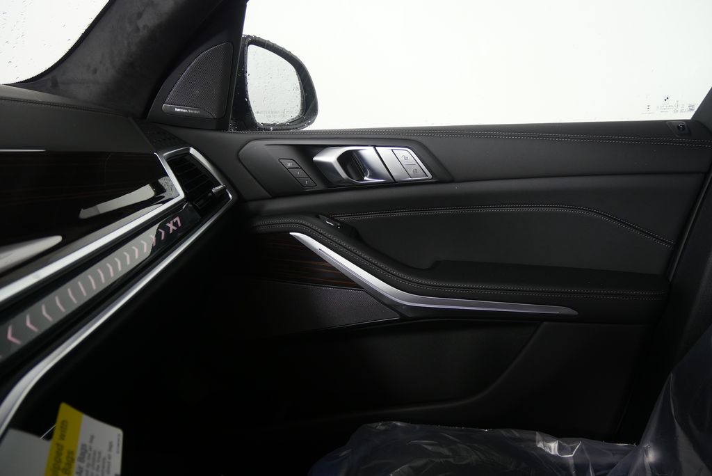 2026 BMW X7 xDrive40i 24