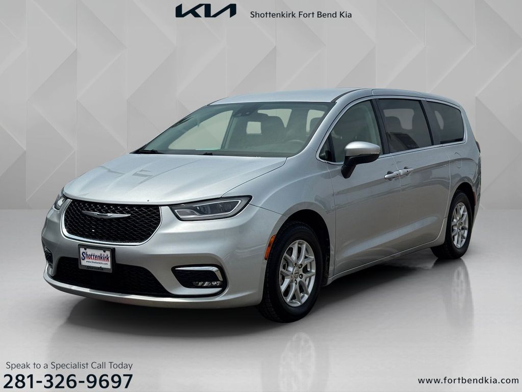 2023 Chrysler Pacifica Touring L Silver at Durrett Motor Company