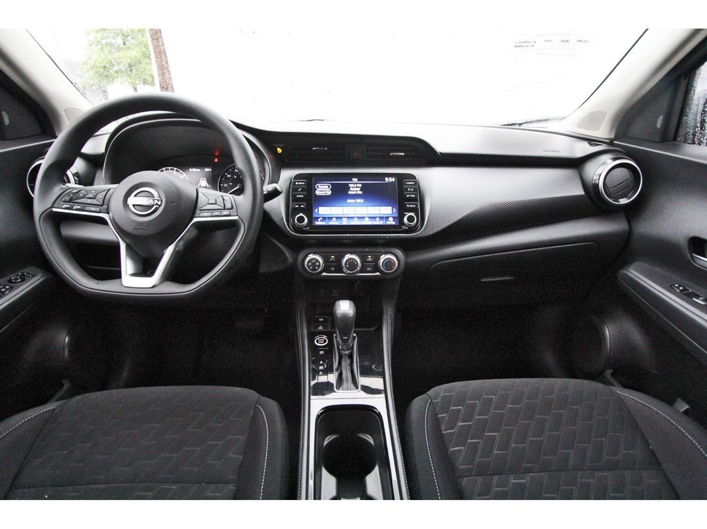 2024 Nissan Kicks SV - 8