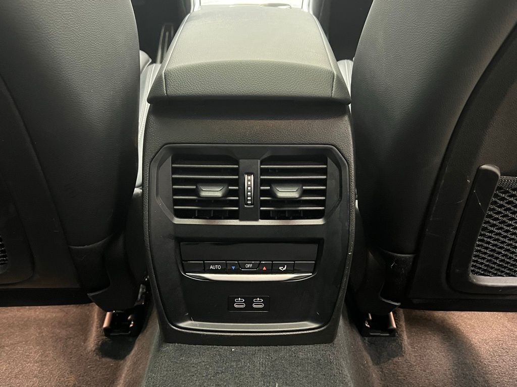 Thumbnail: 2023 BMW 3 Series - 9