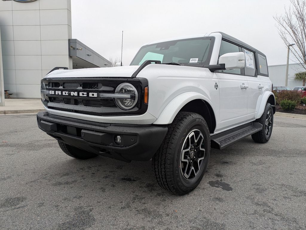 2025 Ford Bronco Outer Banks