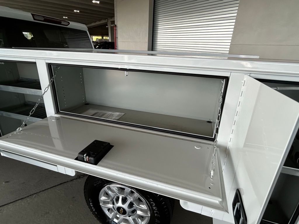 New 2026 Summit White Chevrolet Work Truck image 26